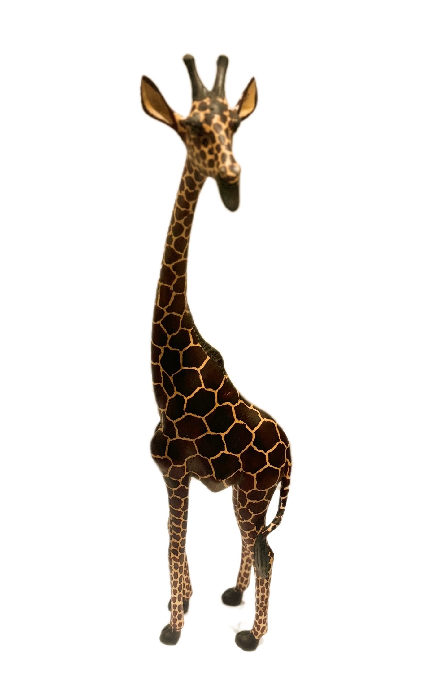 Majestic Giraffe Sculpture – A Tribute to African Elegance